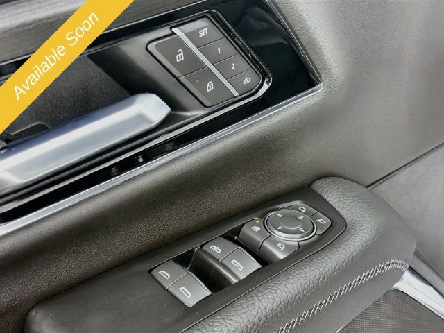 Used 2025 GMC Yukon Denali AWD/4WD image 18