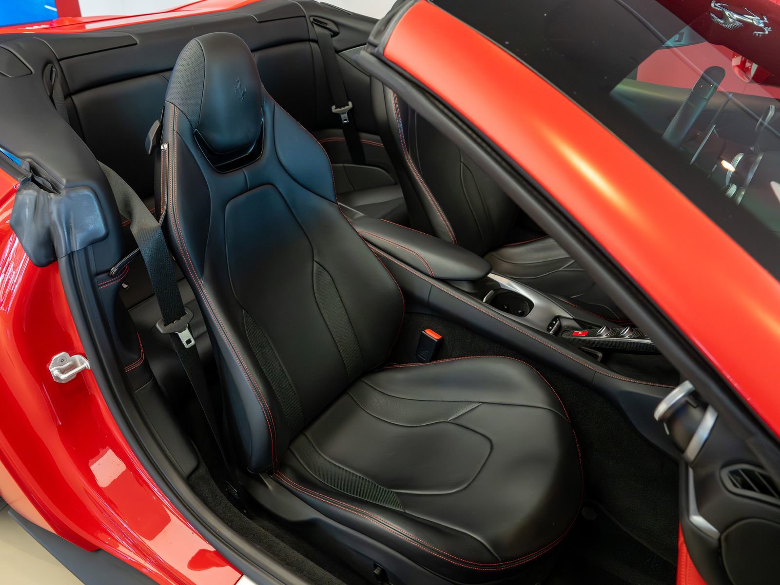 Used 2020 Ferrari Portofino RWD image 20