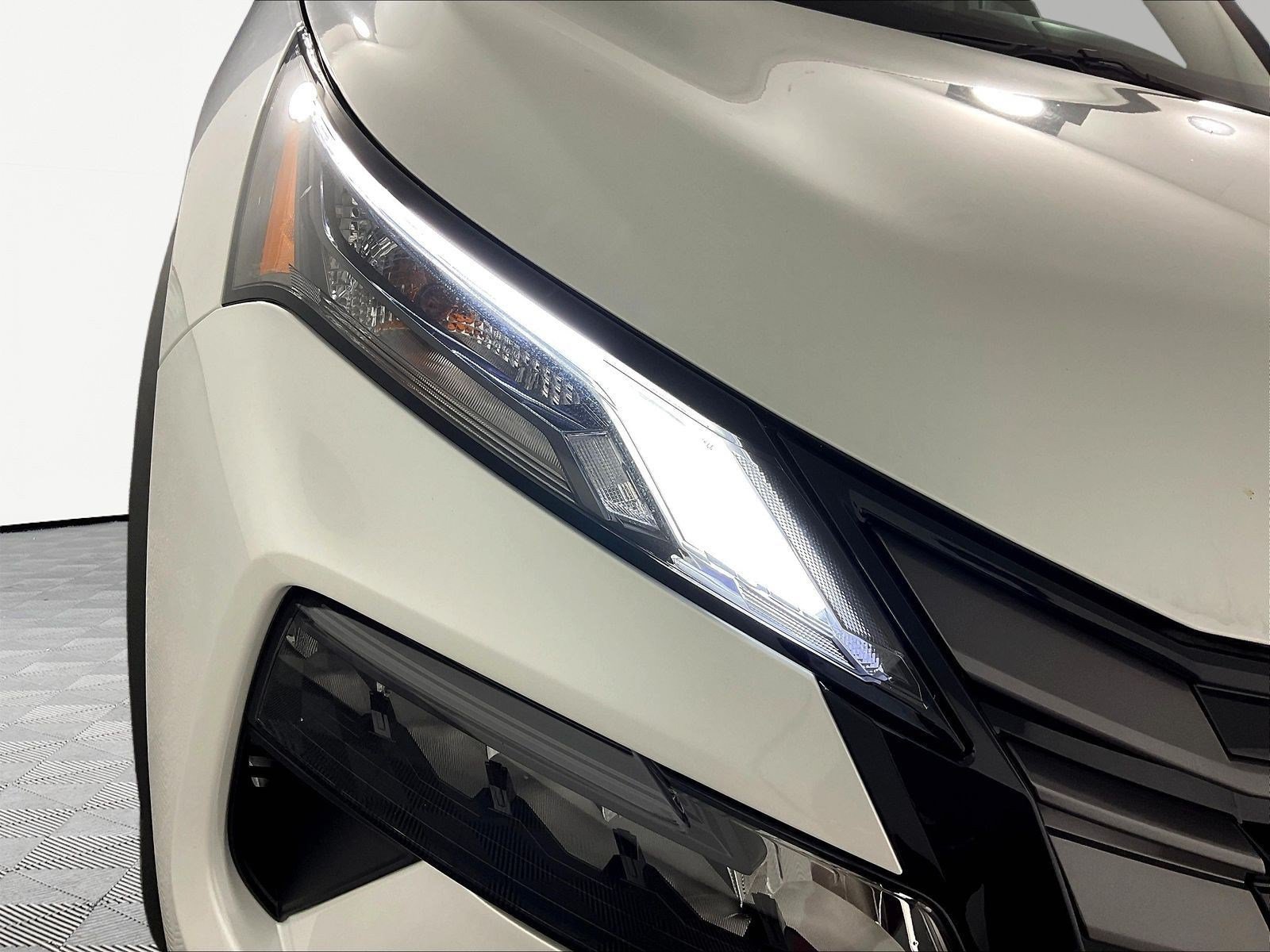 New 2026 Nissan Rogue SV w/ Cold Weather Package AWD/4WD image 8