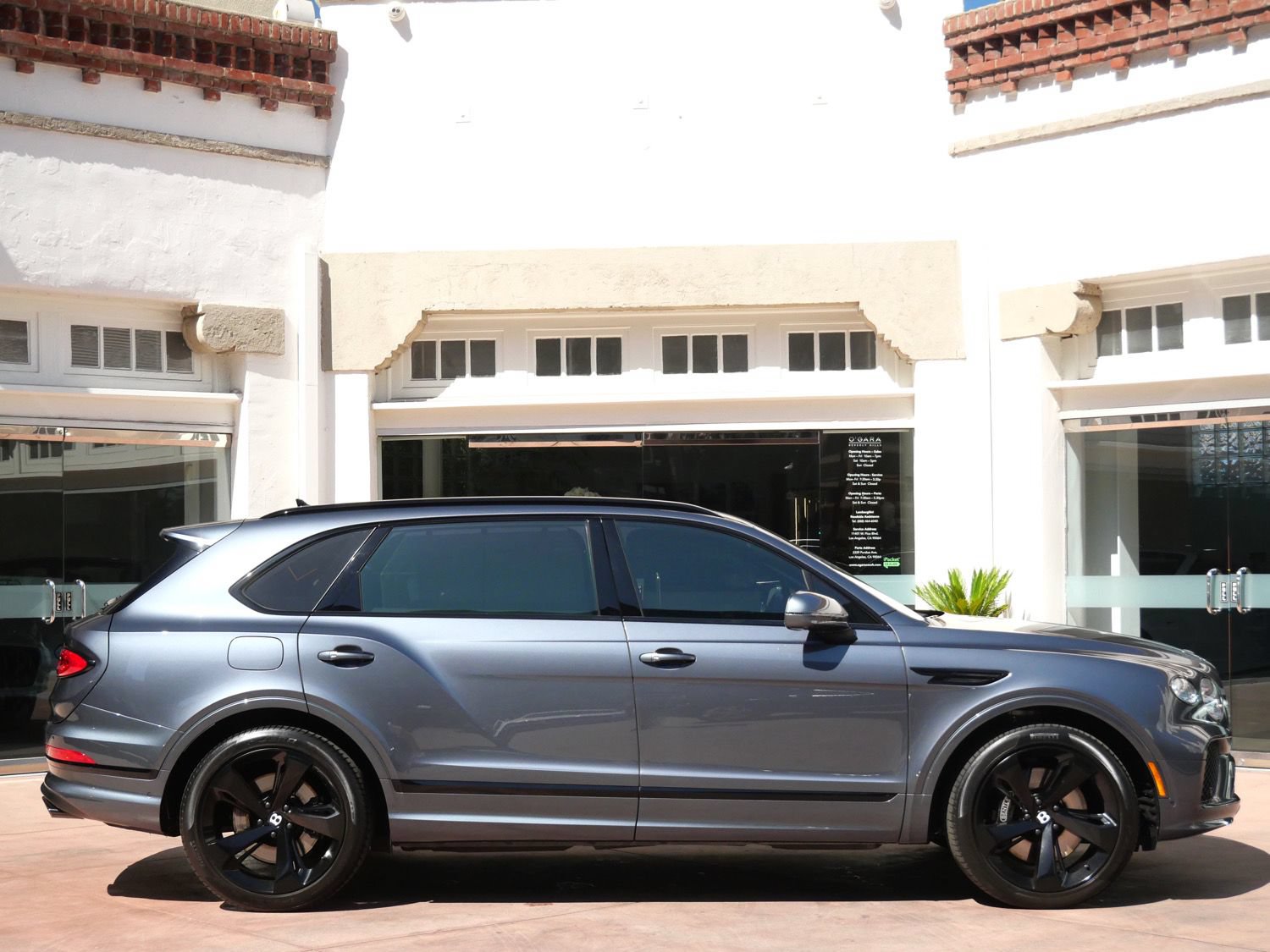 Used 2024 Bentley Bentayga Extended Wheelbase AWD/4WD image 5