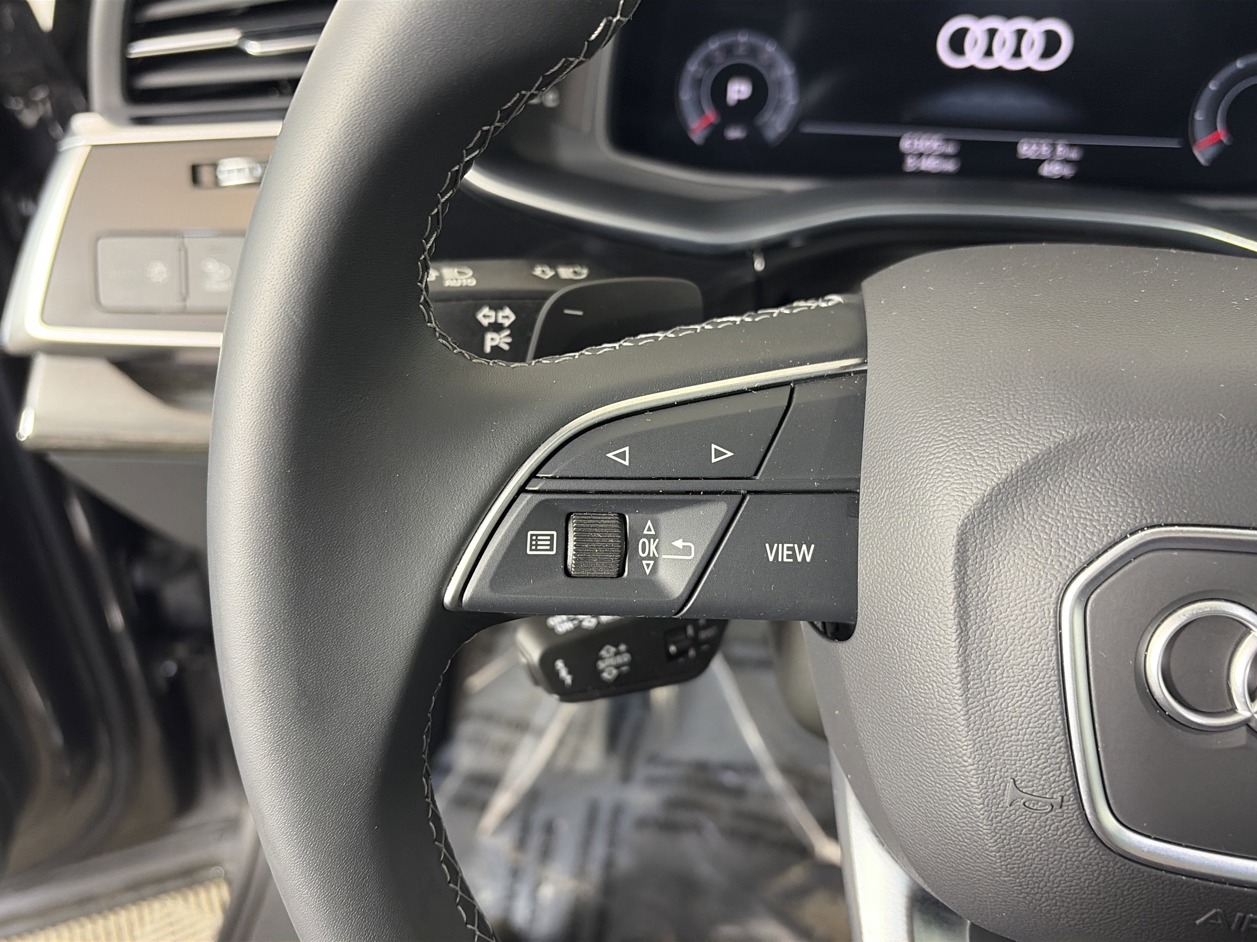 Used 2025 Audi Q7 2.0T Premium w/ Convenience Plus Package AWD/4WD image 28