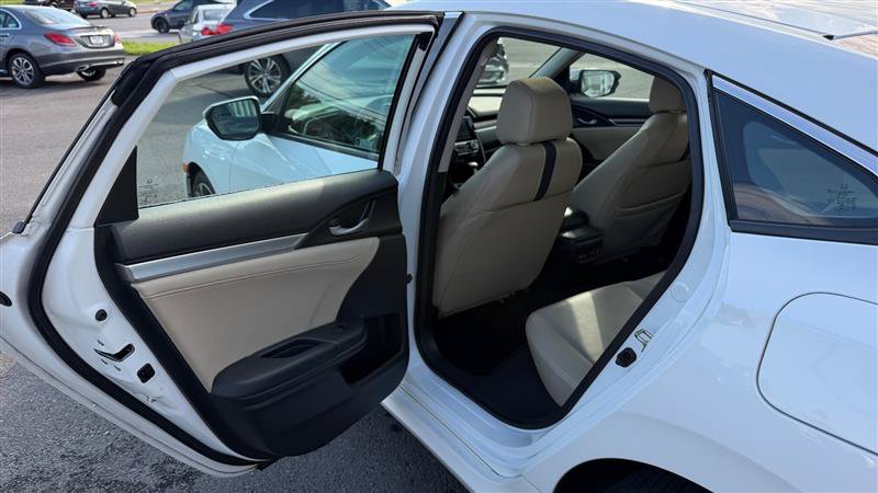 Used 2020 Honda Civic Touring image 41