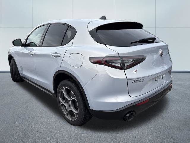 Used 2024 Alfa Romeo Stelvio Sprint AWD/4WD image 2