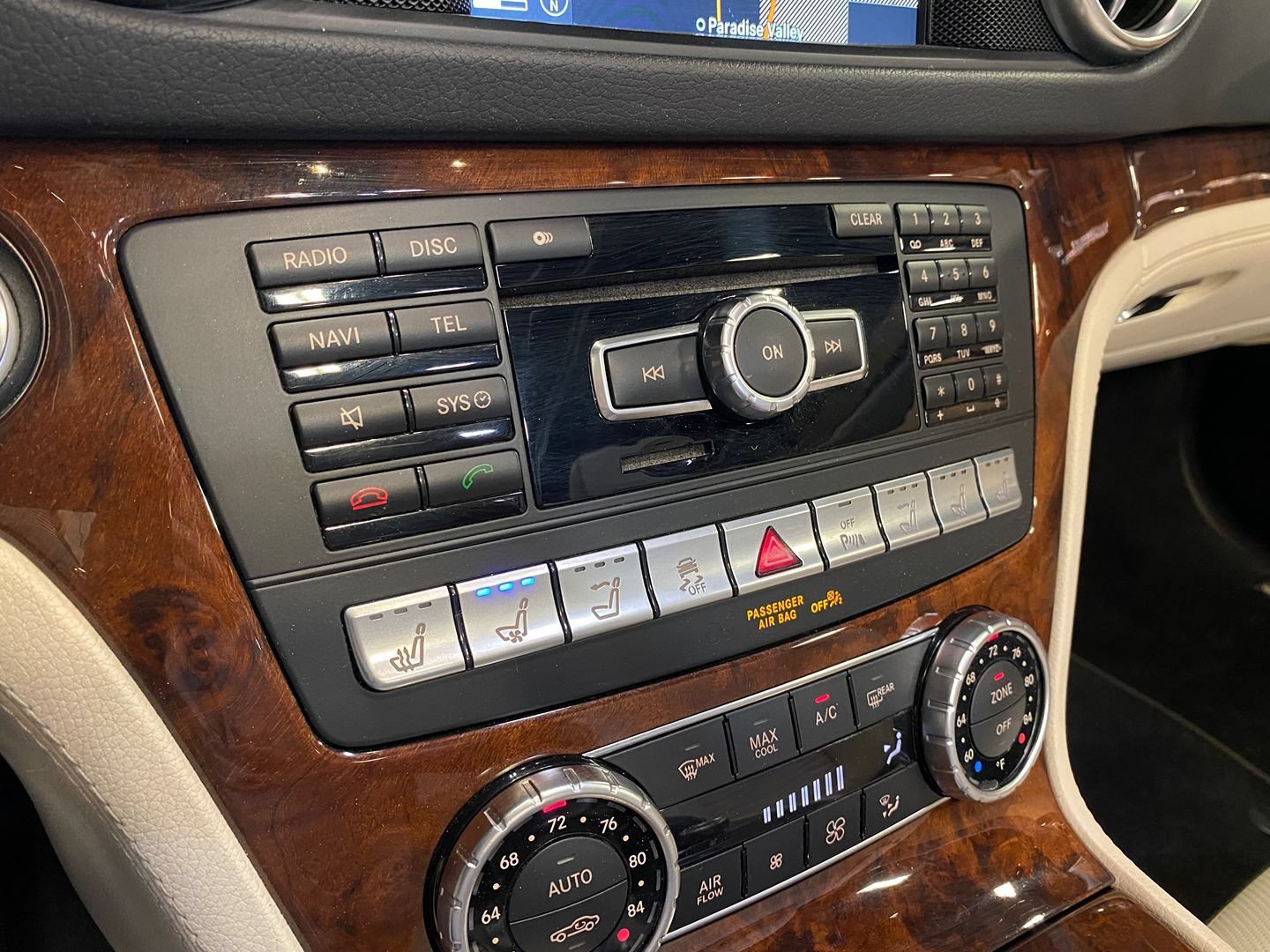 Used 2014 Mercedes-Benz SL 550 image 32