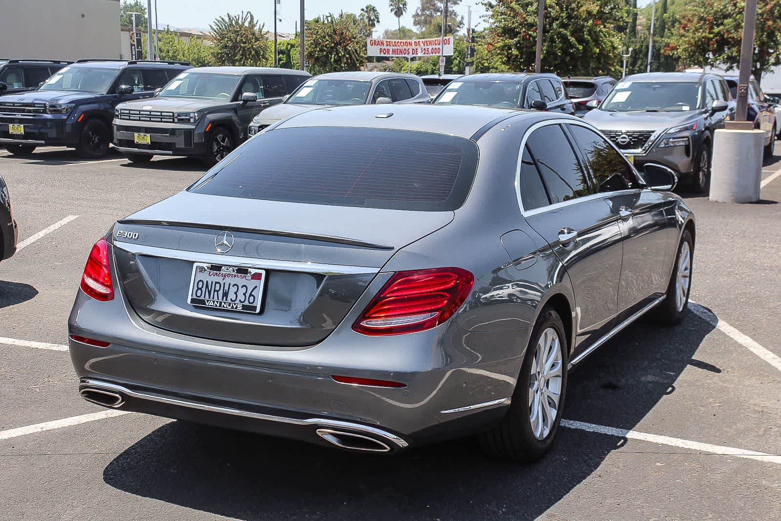 Used 2017 Mercedes-Benz E 300 image 4