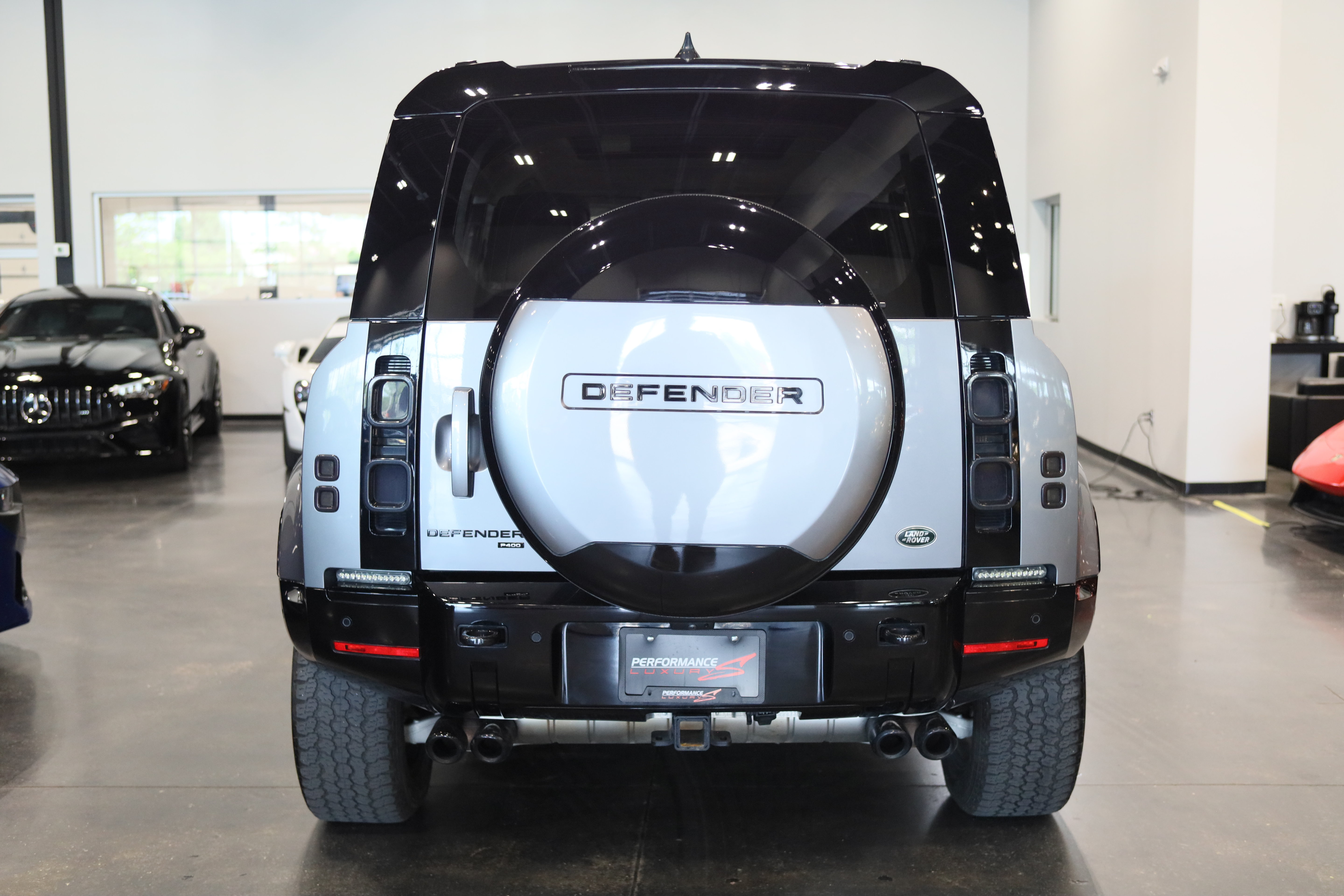 Used 2023 Land Rover Defender 110 X-Dynamic SE AWD/4WD image 5