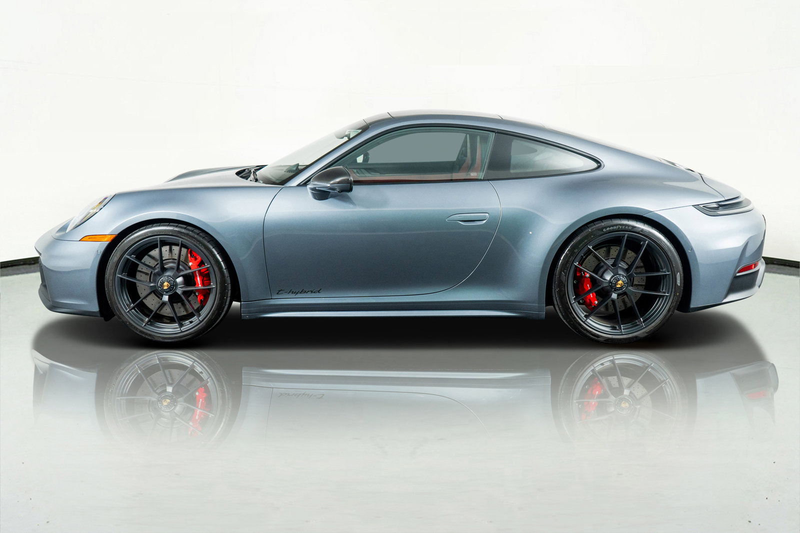 Used 2025 Porsche 911 Carrera 4 GTS image 15