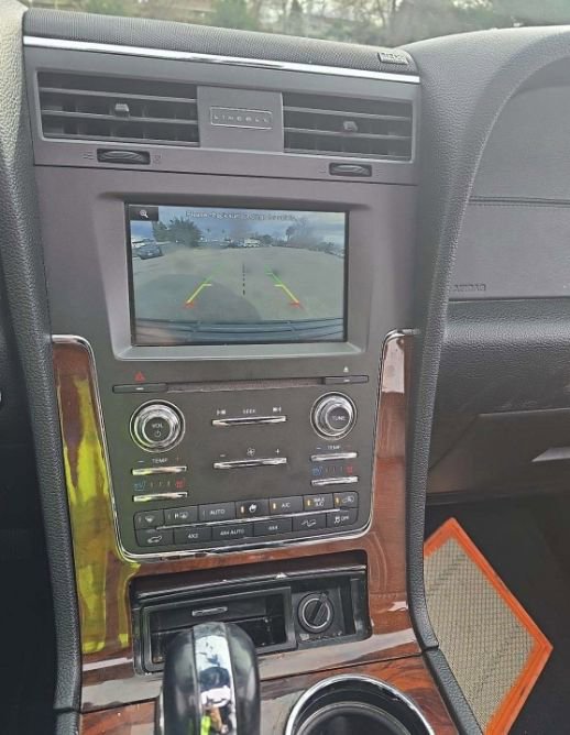 Used 2015 Lincoln Navigator image 27