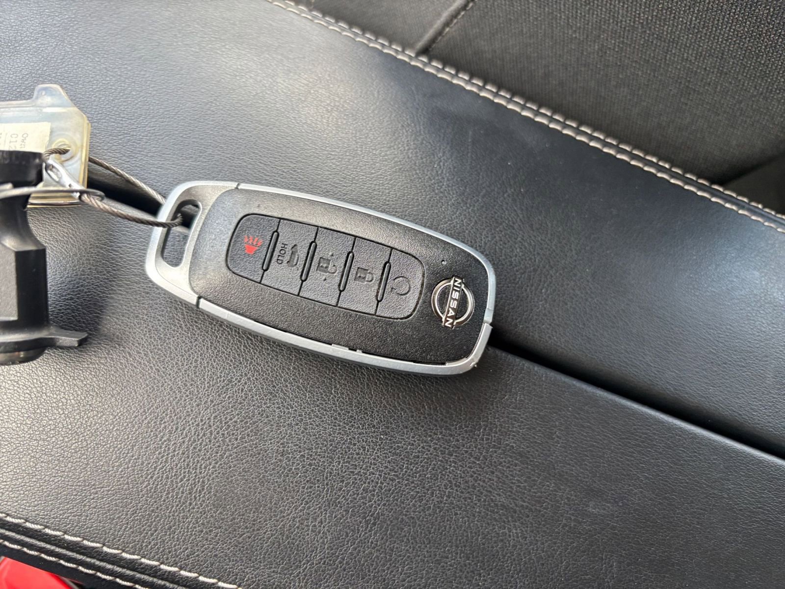 Used 2025 Nissan Rogue SV FWD image 27