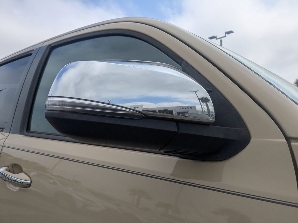 Used 2016 Toyota Tacoma Limited w/ Towing Package image 12