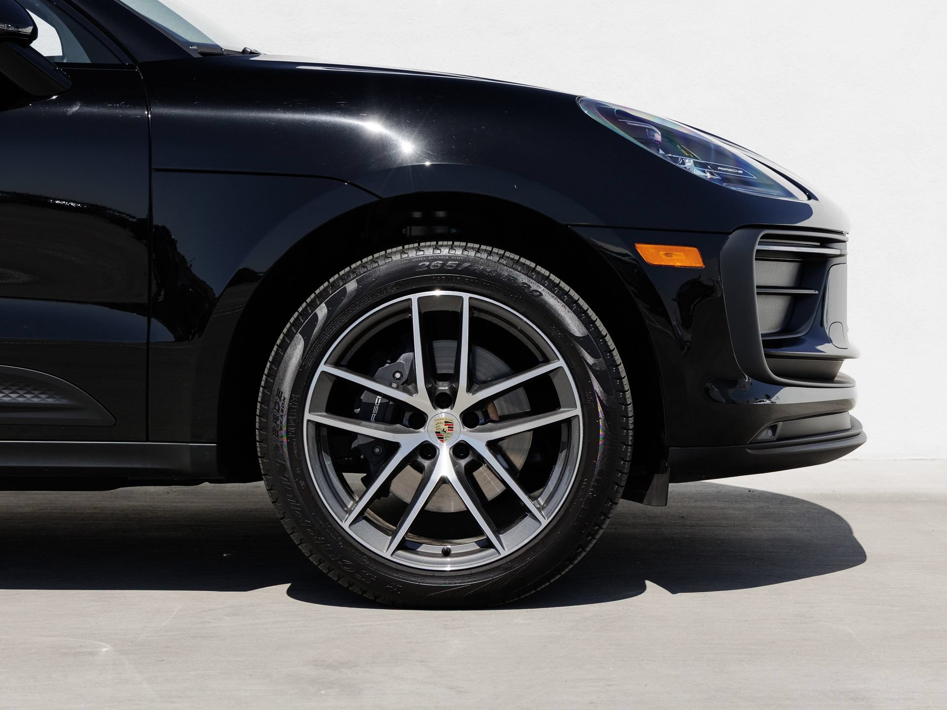 Certified 2026 Porsche Macan AWD/4WD image 11