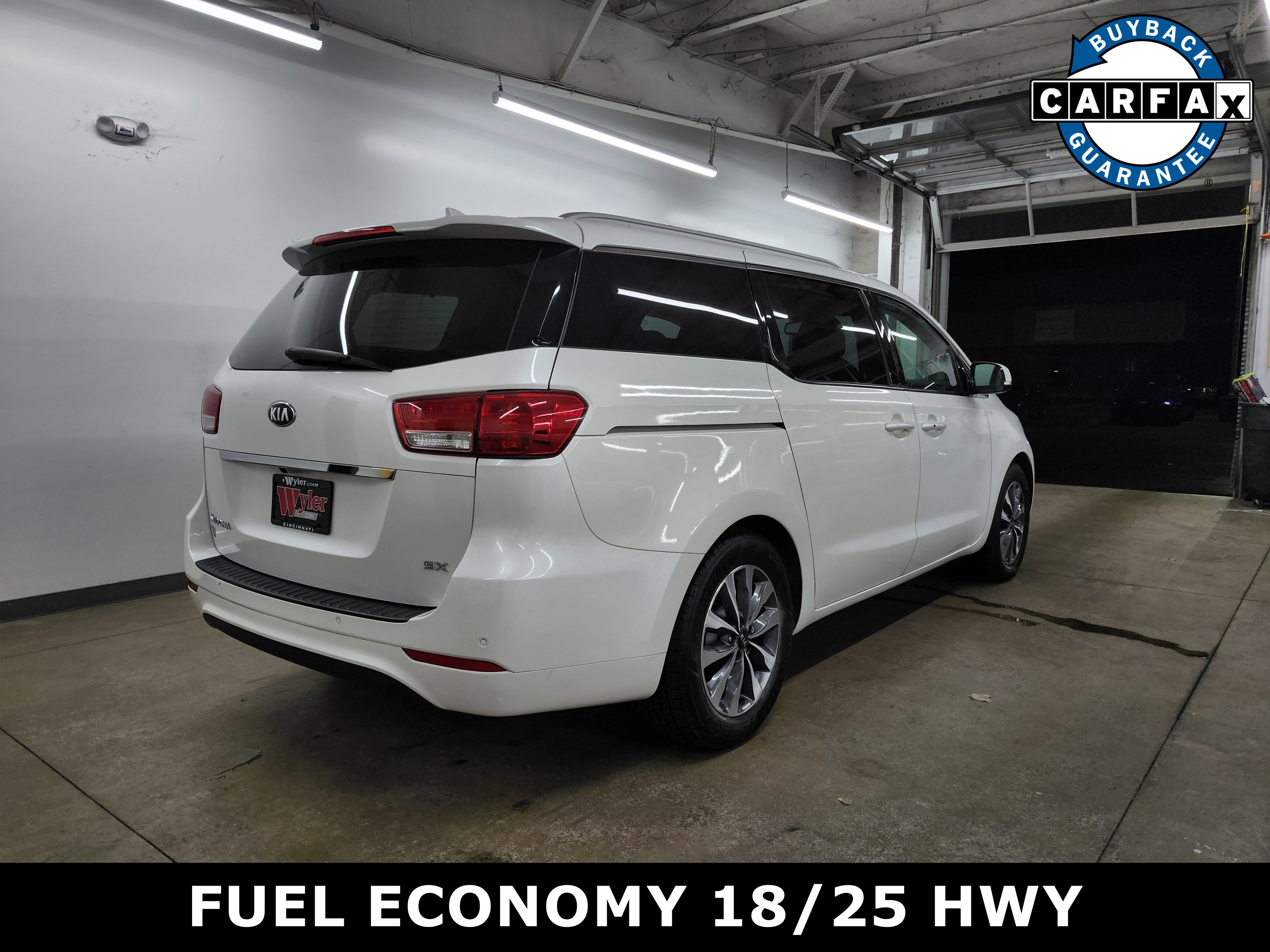 Used 2015 Kia Sedona SX image 3