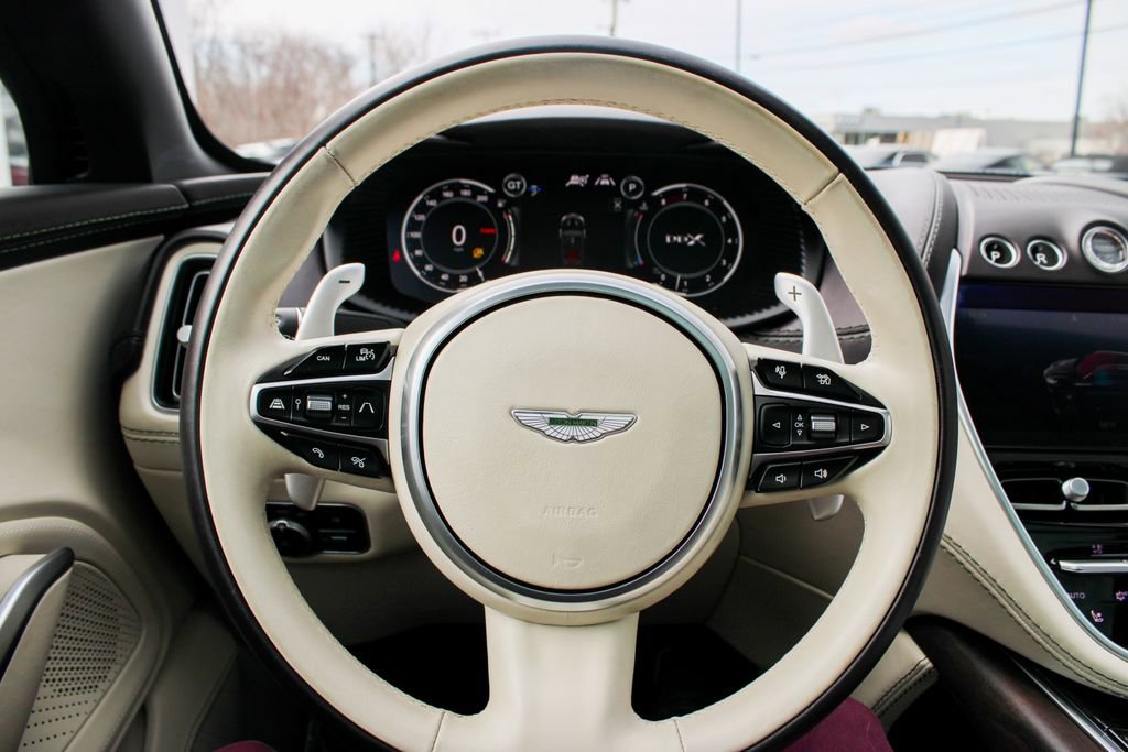 Used 2023 Aston Martin DBX image 11