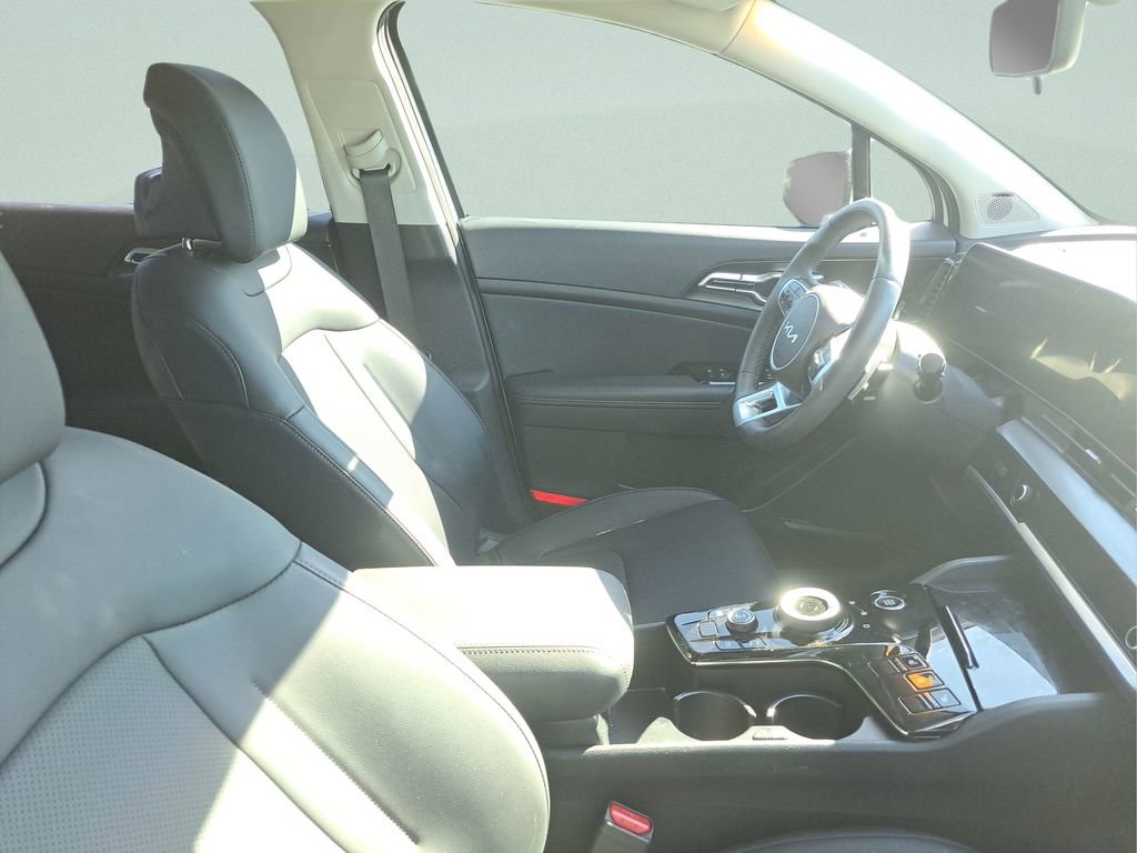 Used 2023 Kia Sportage EX image 7