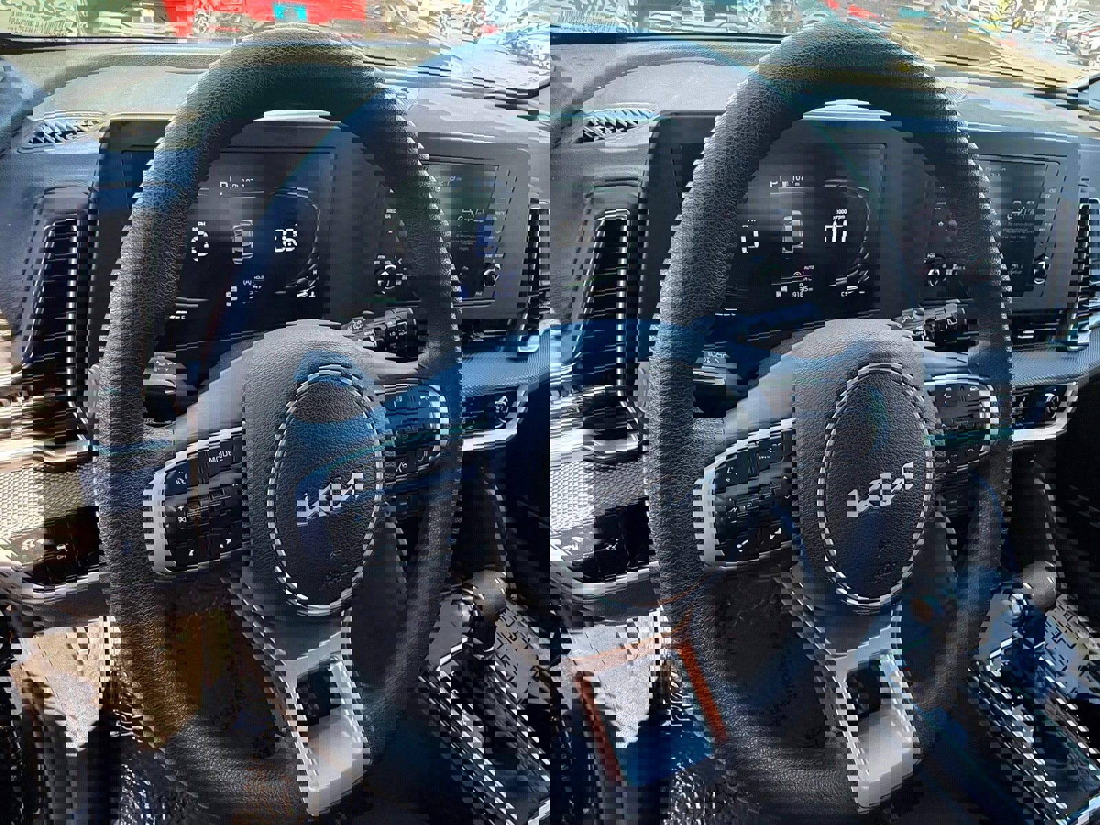 Used 2024 Kia Sportage LX image 16