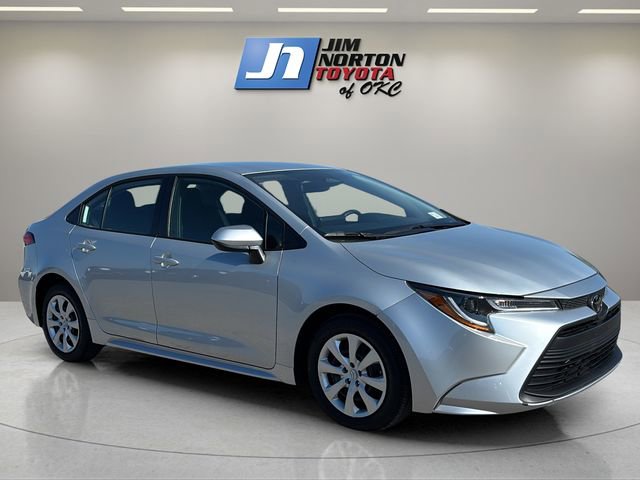 Used 2025 Toyota Corolla LE FWD image 3
