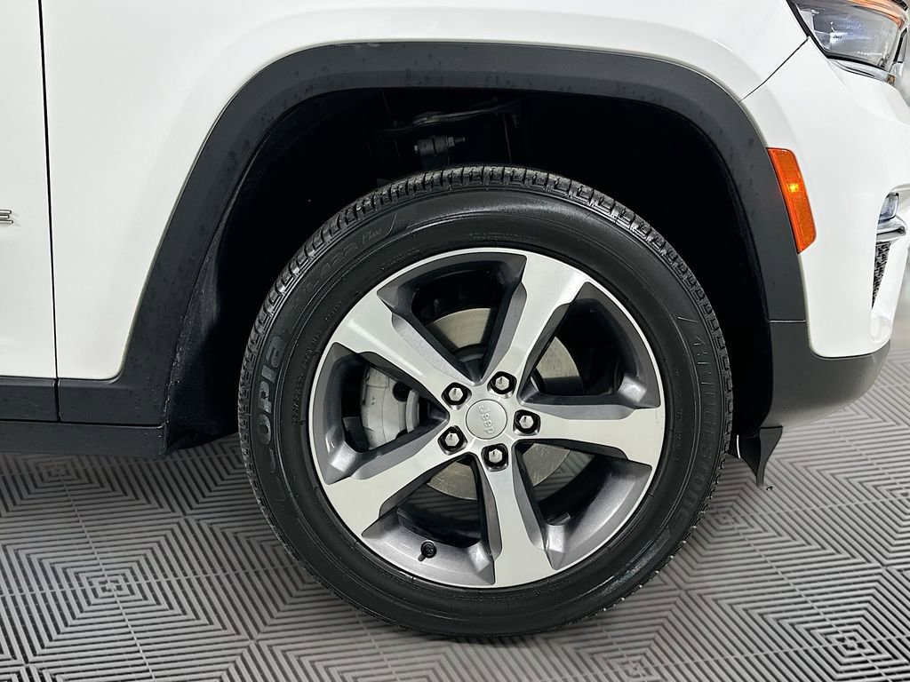 Used 2024 Jeep Grand Cherokee Limited w/ Trailer Tow Package AWD/4WD image 31