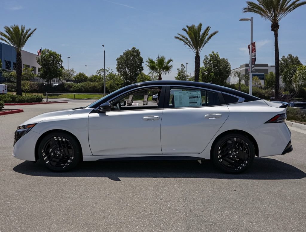 New 2026 Nissan Sentra SR w/ Floor Mat Package FWD image 7