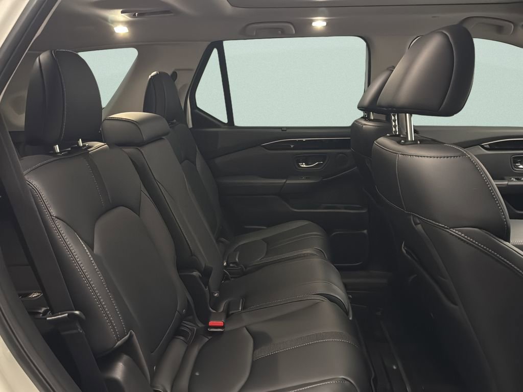 Certified 2023 Honda Pilot Touring image 21