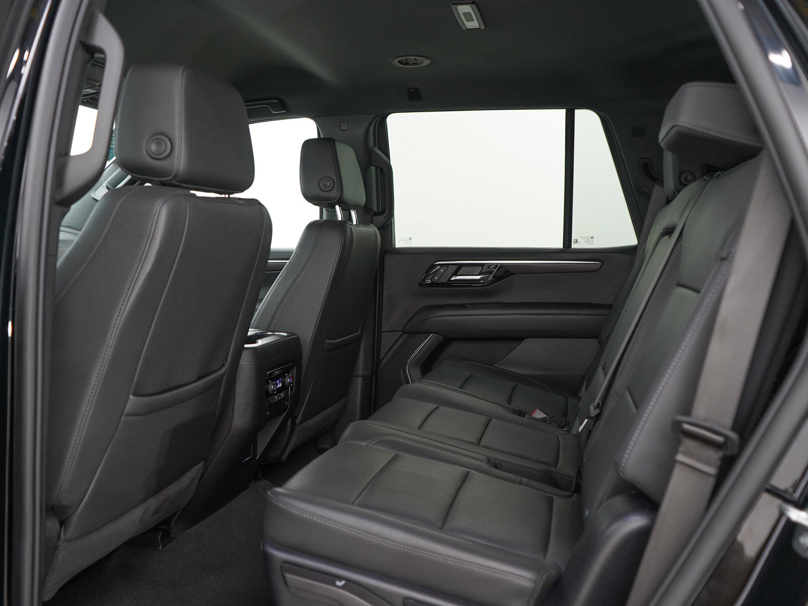 Used 2025 Chevrolet Tahoe LT AWD/4WD image 19