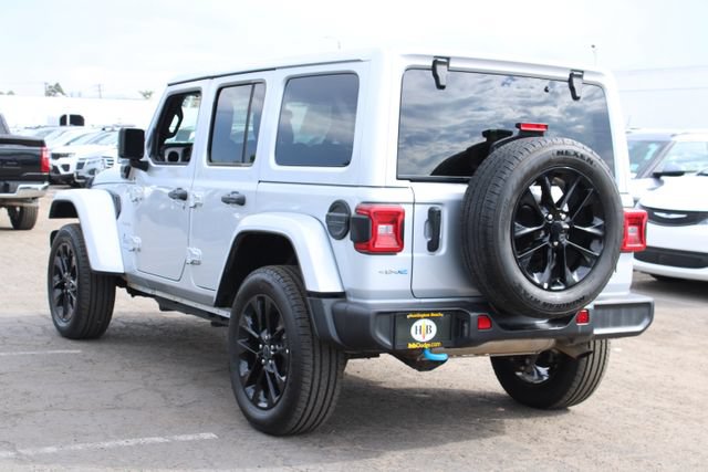 Used 2024 Jeep Wrangler Unlimited Sahara AWD/4WD image 3
