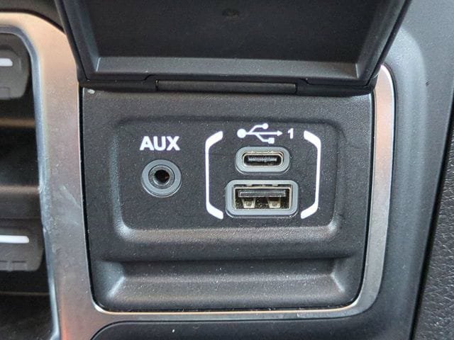 Used 2025 Jeep Wrangler Unlimited Sport AWD/4WD image 21