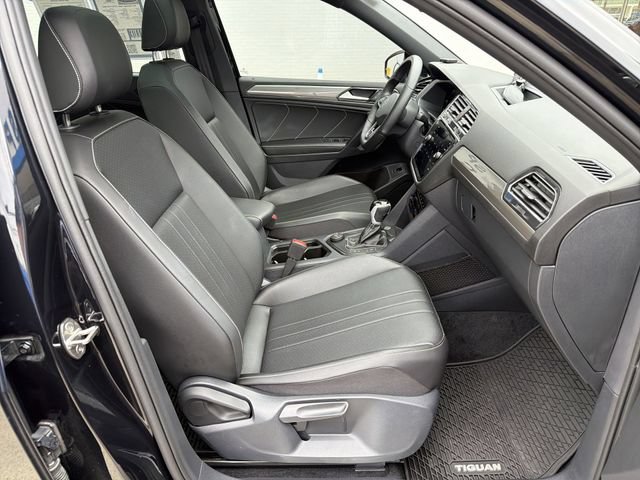 Used 2024 Volkswagen Tiguan SE R-Line AWD/4WD image 26
