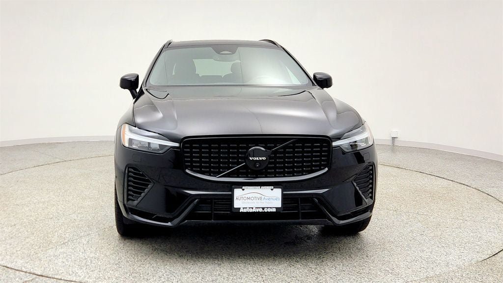 Used 2024 Volvo XC60 T8 Ultimate w/ Protection Package Premier AWD/4WD image 2