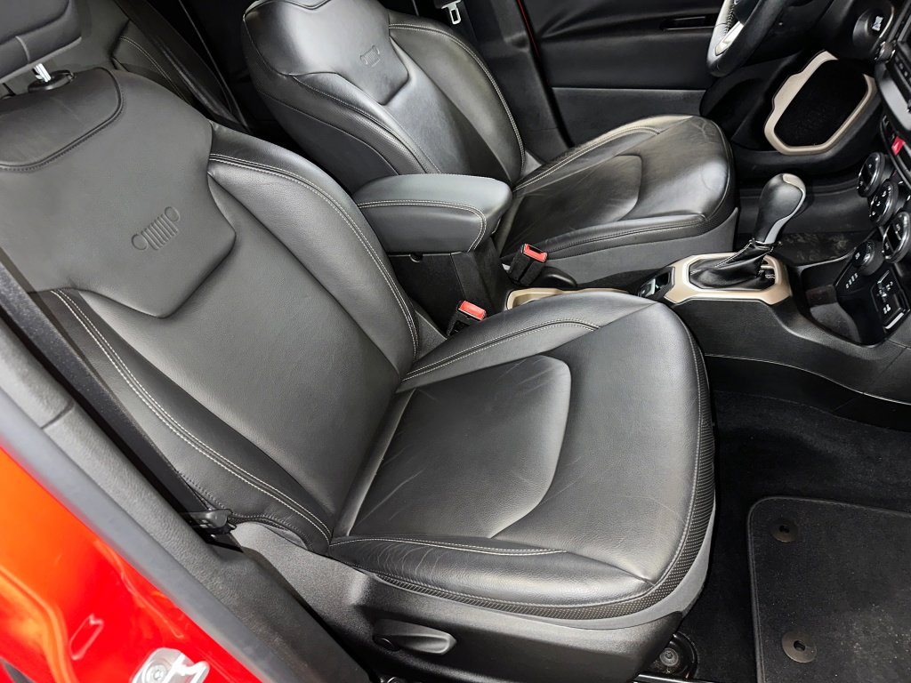 Used 2015 Jeep Renegade Limited image 27