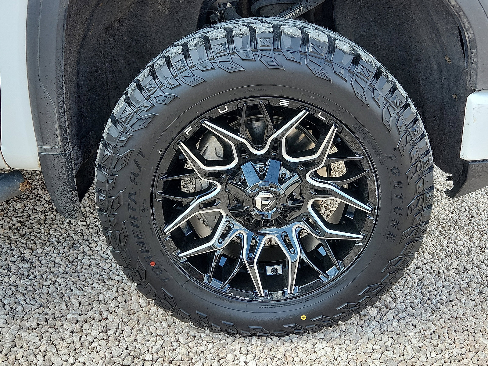 Used 2024 GMC Sierra 1500 AT4 w/ Technology Package image 7