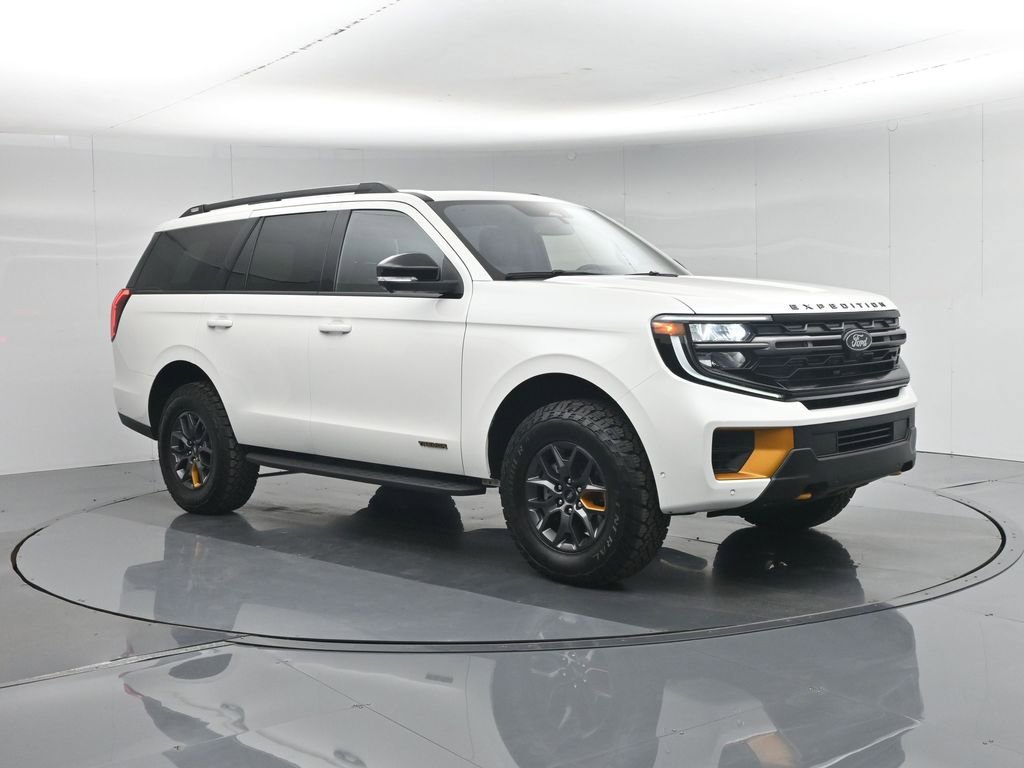 Used 2025 Ford Expedition Tremor AWD/4WD image 32