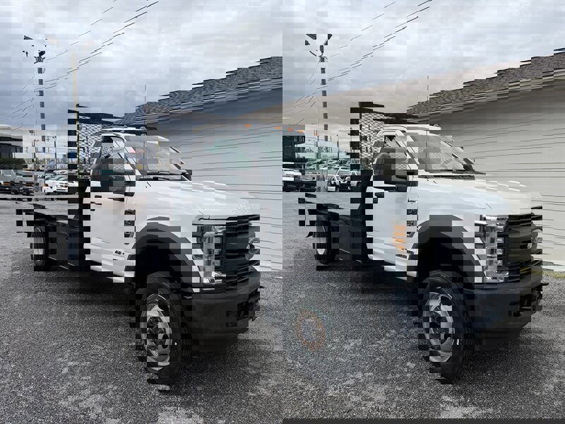Used 2018 Ford F450 XL image 2