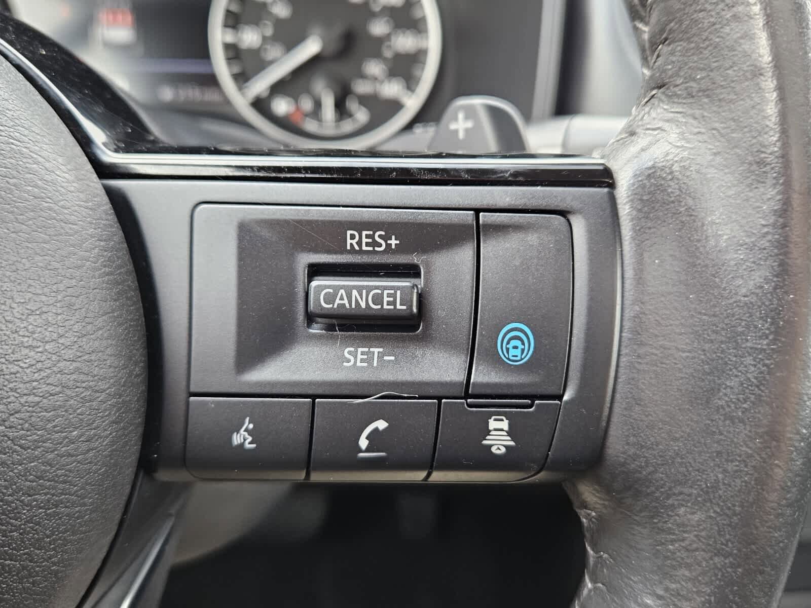 Used 2023 Nissan Rogue SV w/ SV Premium B Package image 13
