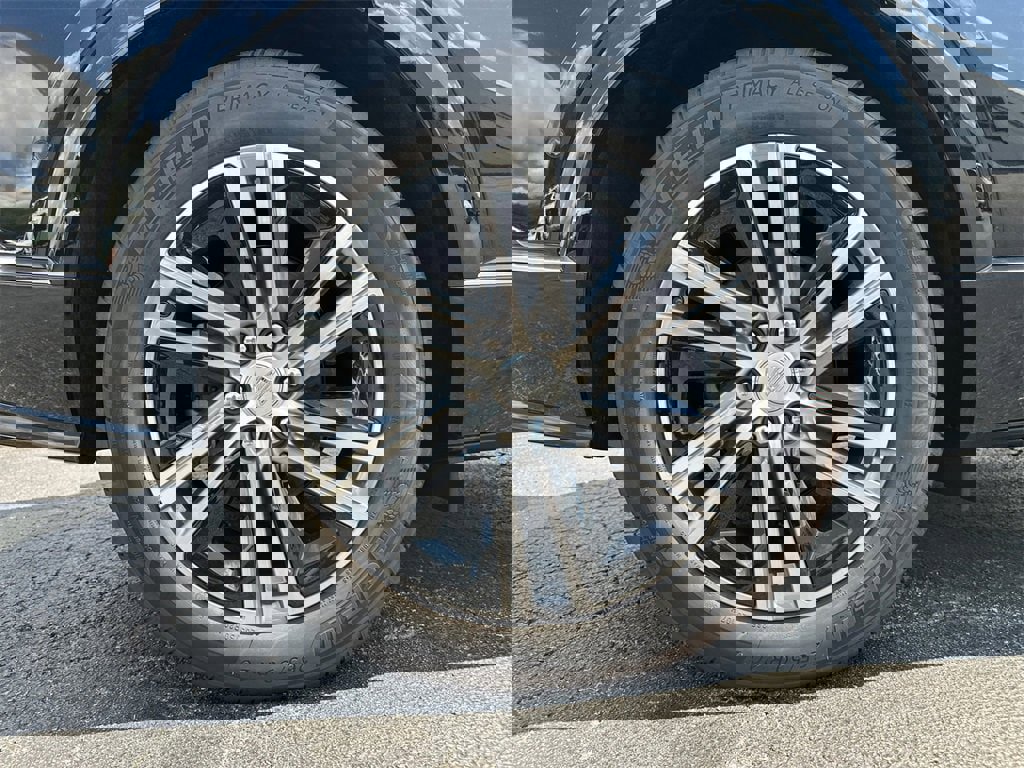 New 2025 Cadillac Lyriq Luxury image 17