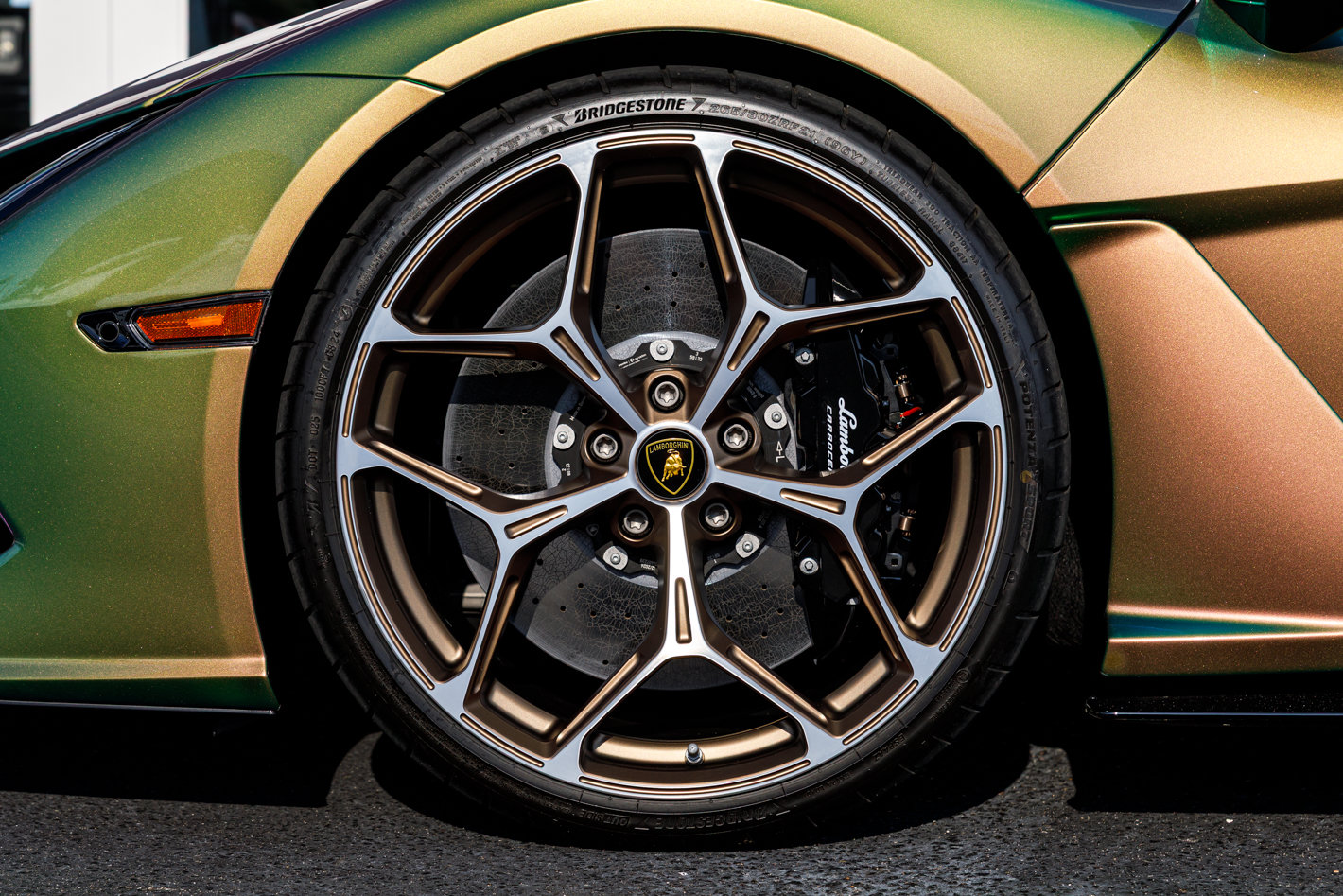 Used 2024 Lamborghini Revuelto AWD/4WD image 6