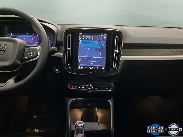 Used 2025 Volvo XC40 B5 Plus image 14