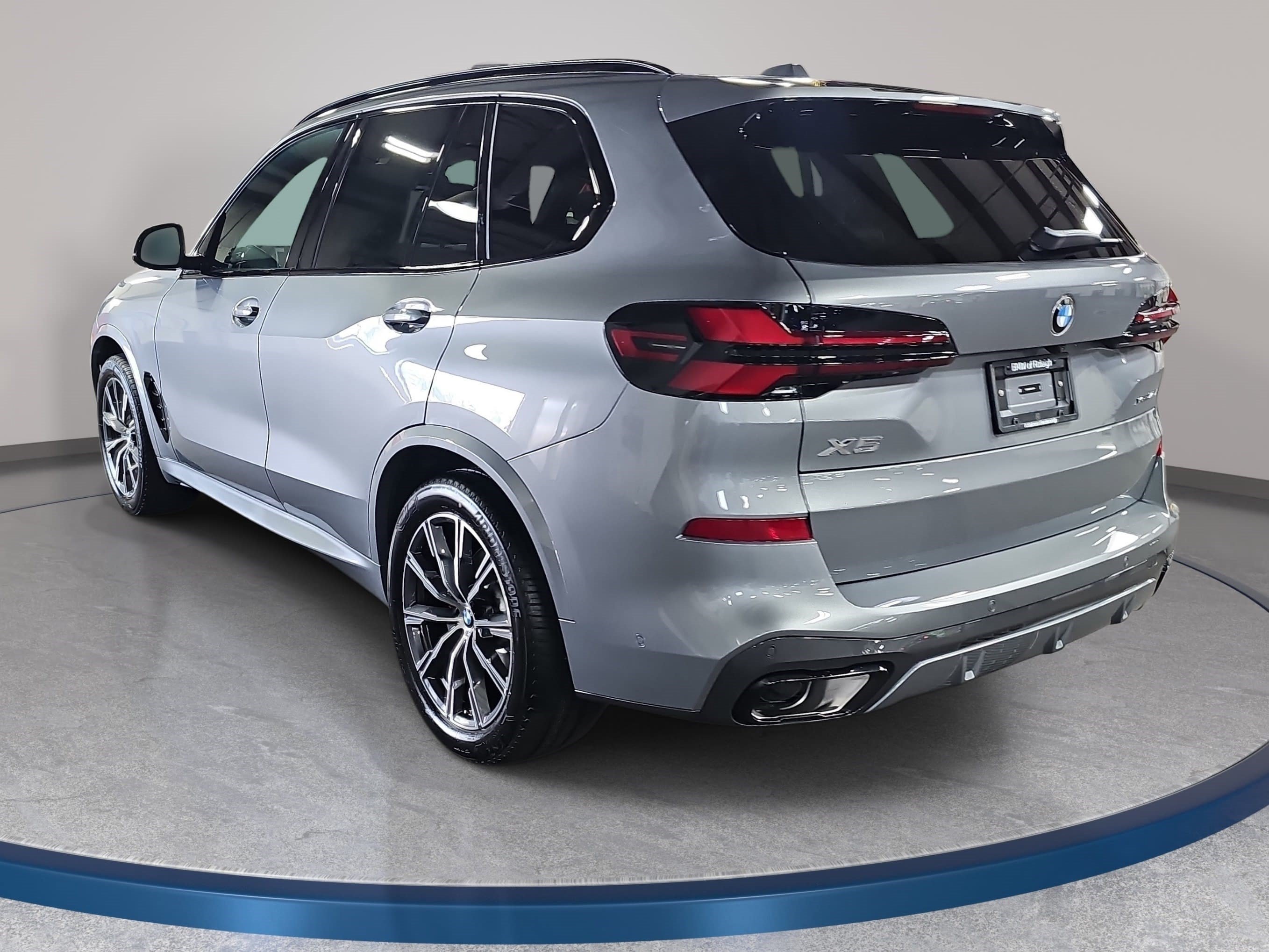 New 2026 BMW X5 xDrive50e AWD/4WD image 7