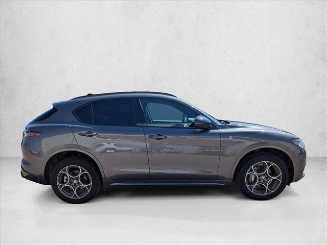 Used 2024 Alfa Romeo Stelvio Ti image 4