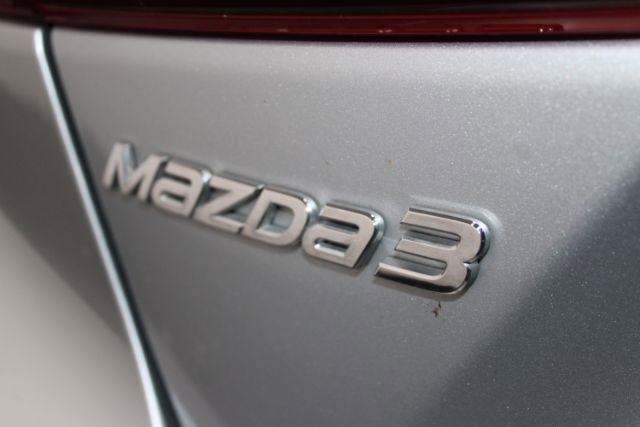 Used 2018 MAZDA MAZDA3 Touring FWD image 7