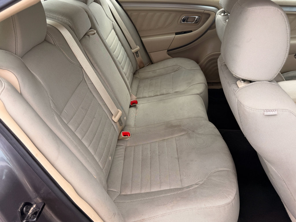 Used 2013 Ford Taurus SE FWD image 14