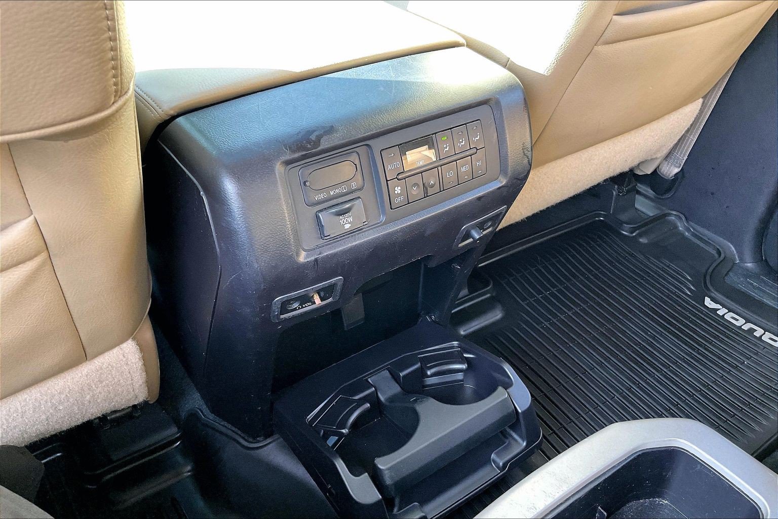 Used 2021 Toyota Sequoia Platinum AWD/4WD image 35