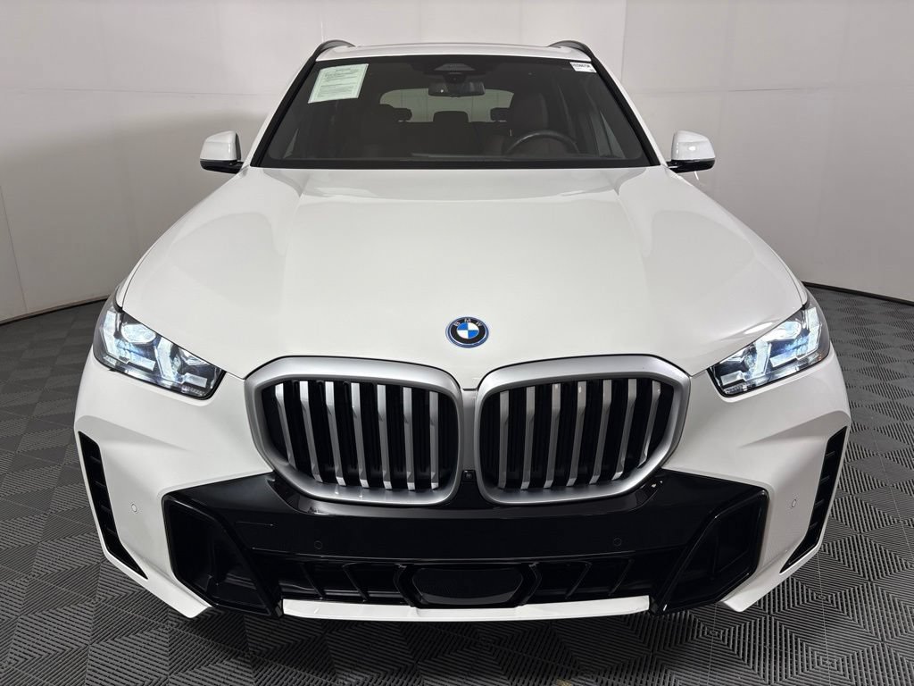 Certified 2025 BMW X5 xDrive50e w/ M Sport Package AWD/4WD image 3