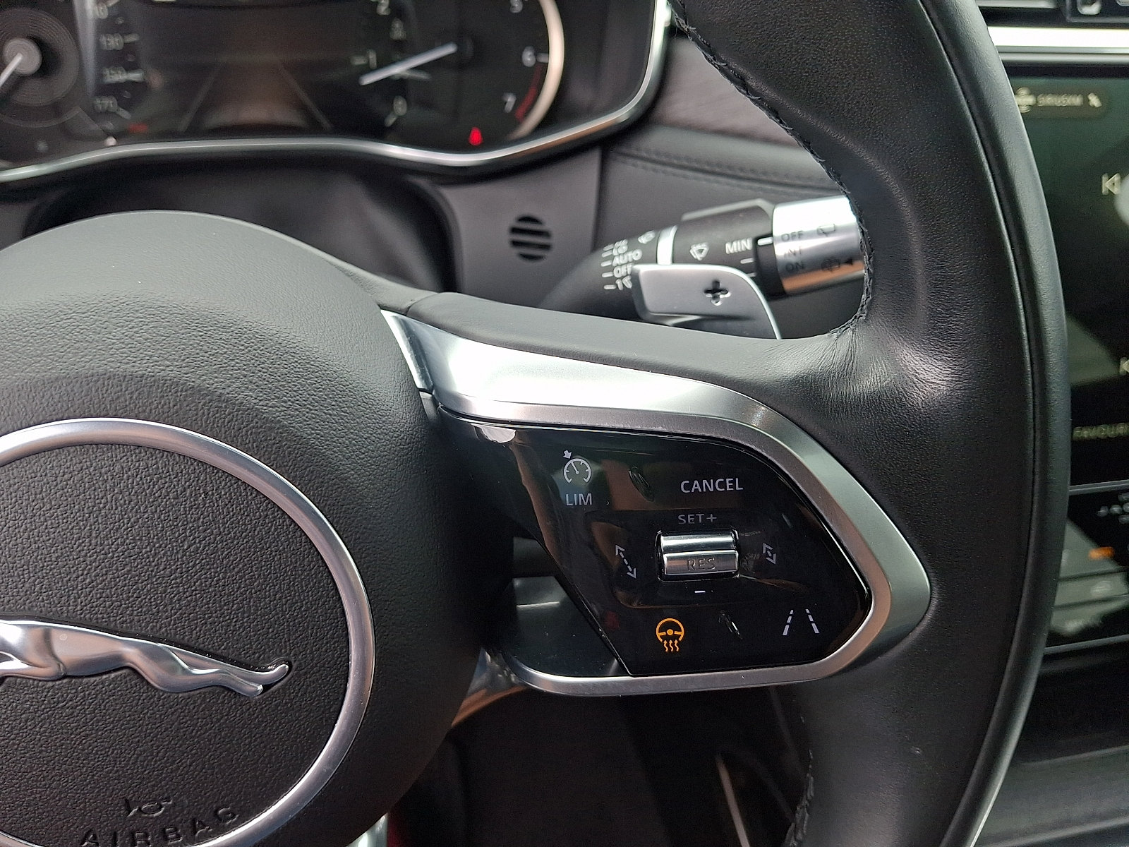 Used 2022 Jaguar F-PACE S AWD/4WD image 22