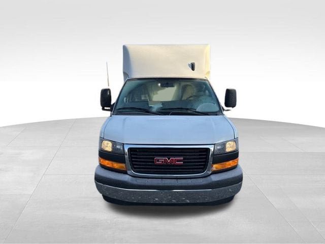 New 2025 GMC Savana 3500 w/ Power Convenience Package RWD image 2