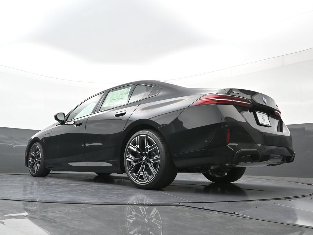 New 2026 BMW 550e xDrive w/ Executive Package AWD/4WD image 26