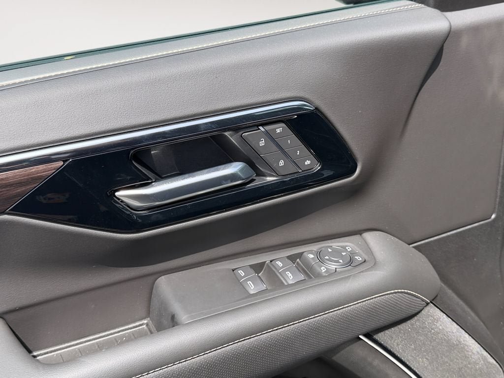 New 2026 Chevrolet Tahoe Premier w/ Sun And Tow Package AWD/4WD image 18