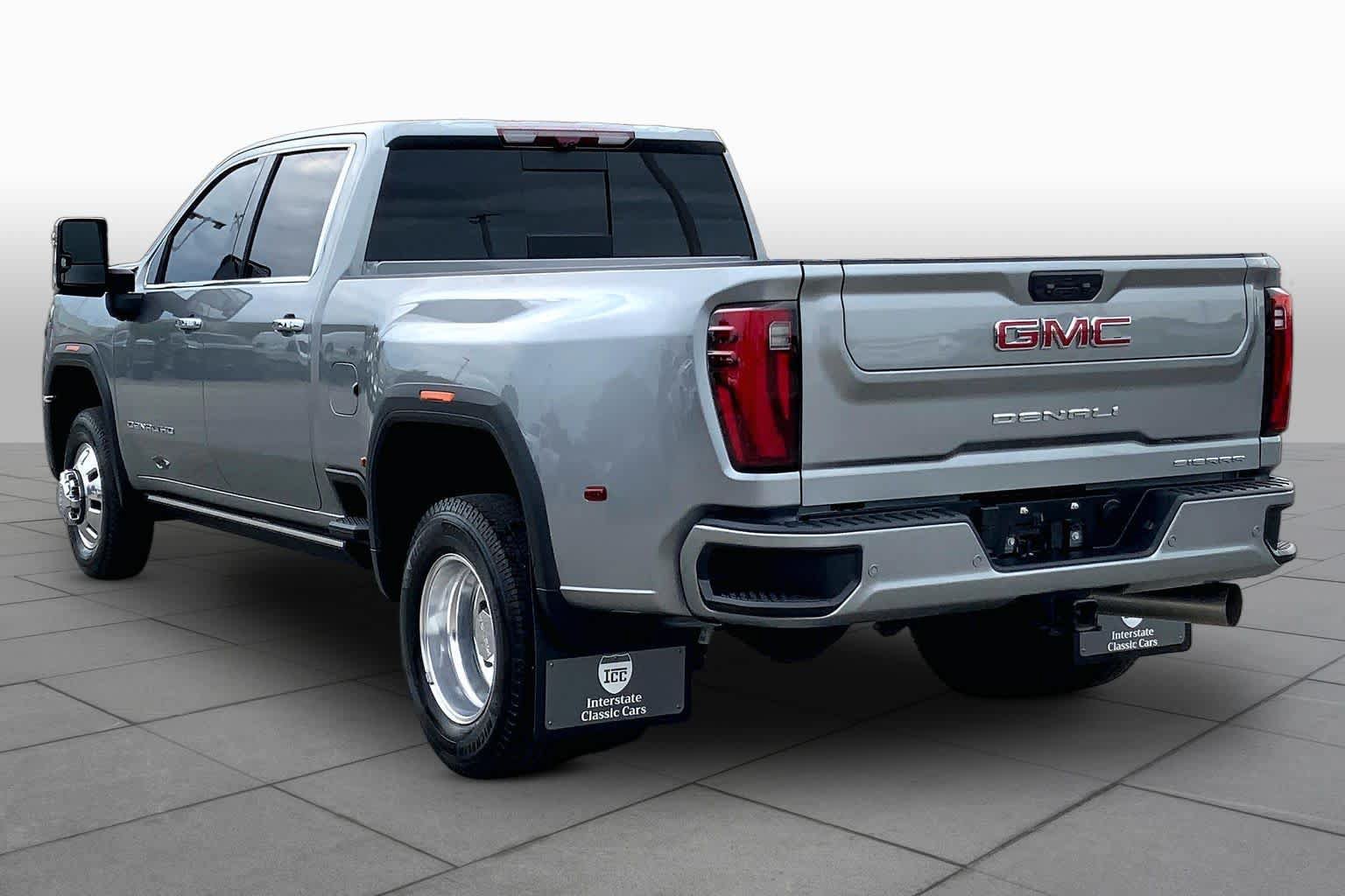 Used 2026 GMC Sierra 3500 Denali w/ Denali Reserve Package AWD/4WD image 12