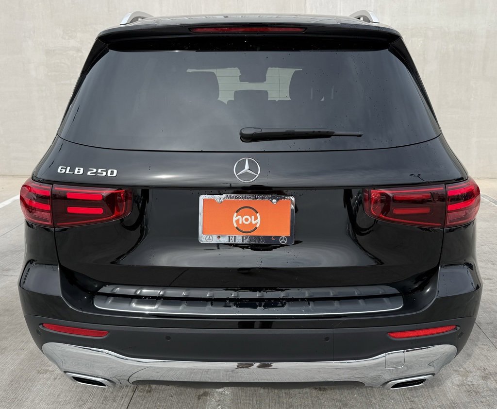 Used 2025 Mercedes-Benz GLB 250 image 4