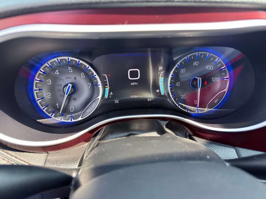 Used 2017 Chrysler Pacifica Limited w/ Advanced Safetytec Group FWD image 49