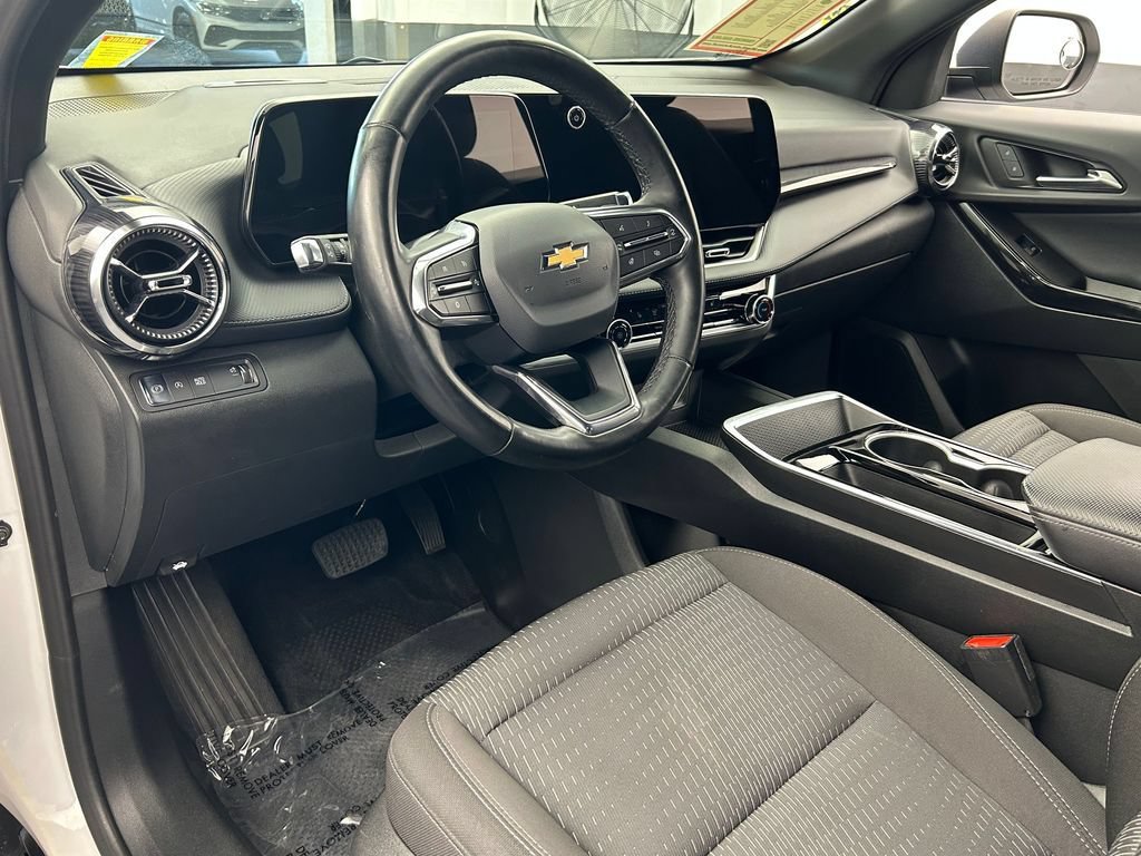 Used 2025 Chevrolet Equinox LT FWD image 46
